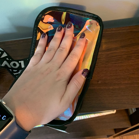 3/$20 ✨ Iridescent waist bag - Picture 5 of 6